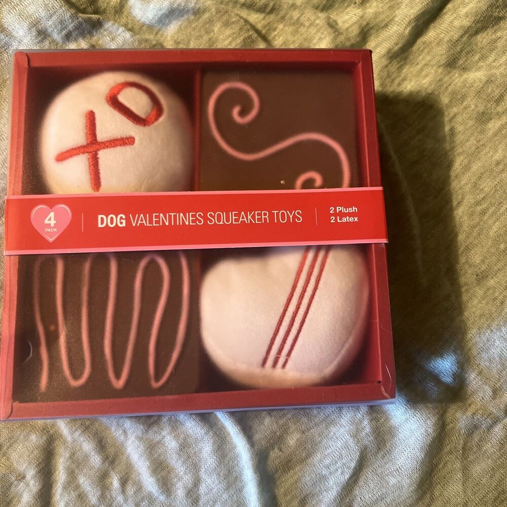 Dog Toys Valentine Squeaker Set Of 4 Toys NEW